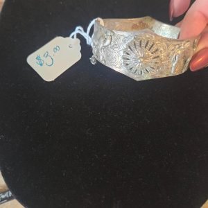 Vintage Silver Colored Bracelet w/ Camels: As-Is